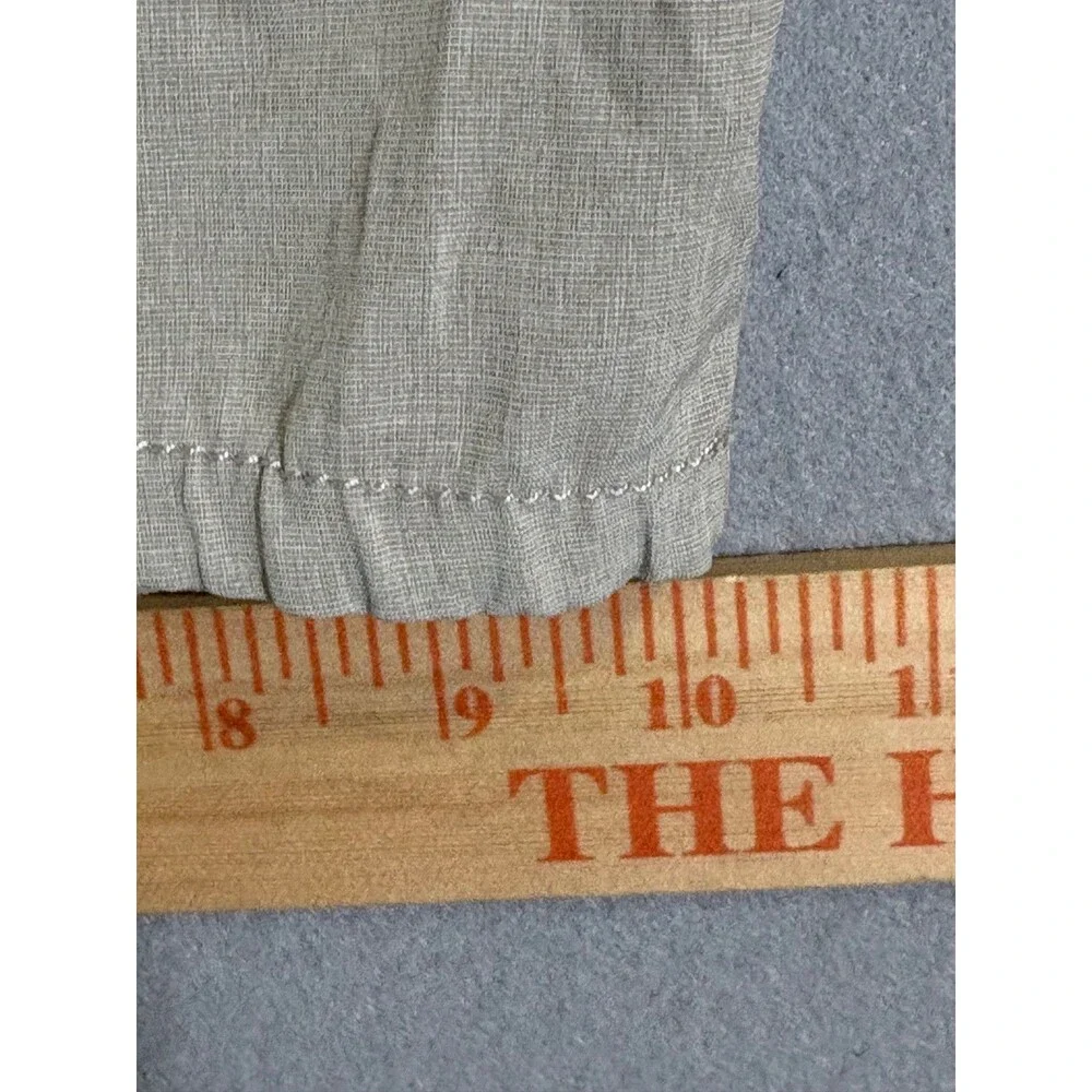 Vuori Shorts Mens 32 Beige Performance Tech Stretch Outdoor Active Golf Chino